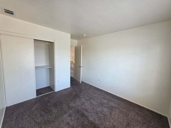 Building Photo - 1354 Carriage Ln