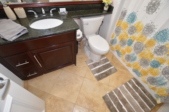 Building Photo - Meridian - Newly Remodeled Luxury Condo Re...