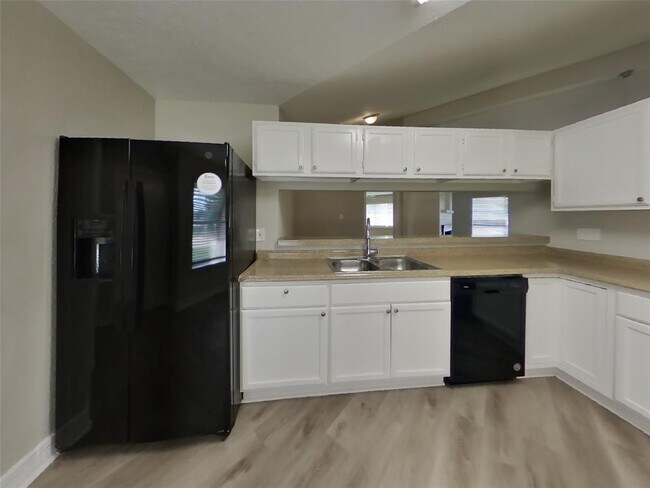Building Photo - 3551 Windmoor Dr