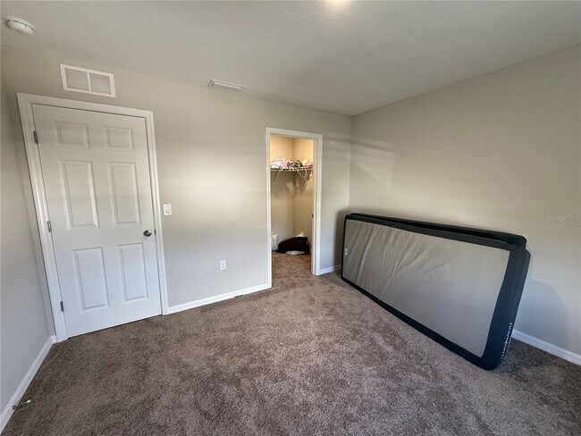 Building Photo - 3464 Dahlia Dr