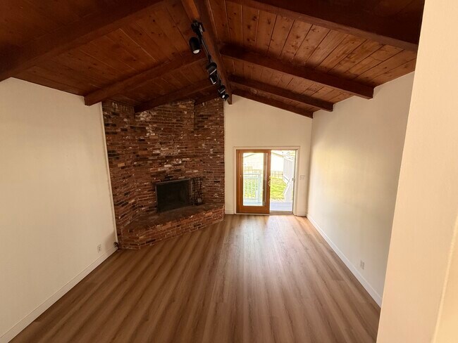 Family Room - 1919 Voorhees Ave