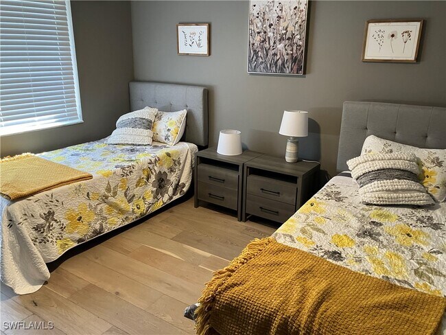 Building Photo - 4180 Looking Glass Ln