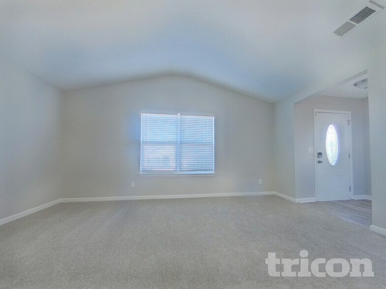 Building Photo - 316 Meadow Vista Ln