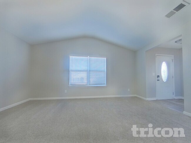 Building Photo - 316 Meadow Vista Ln