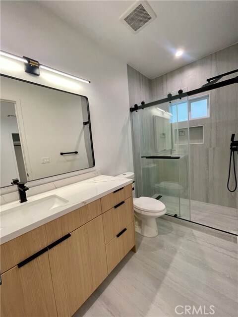 Building Photo - 613 W 41st Pl