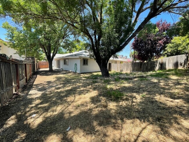 Building Photo - Charming 2 Bedroom, 2 Bath Duplex in Citru...