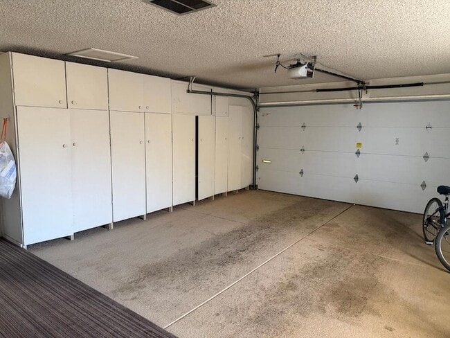 Building Photo - 9209 W Glen Oaks Cir N