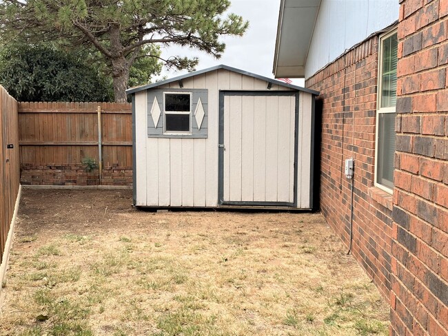 Building Photo - **BEAUTIFUL WEST WIND ADDITION HOME**