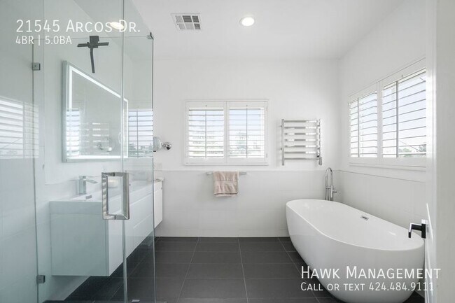 Building Photo - 21545 Arcos Dr