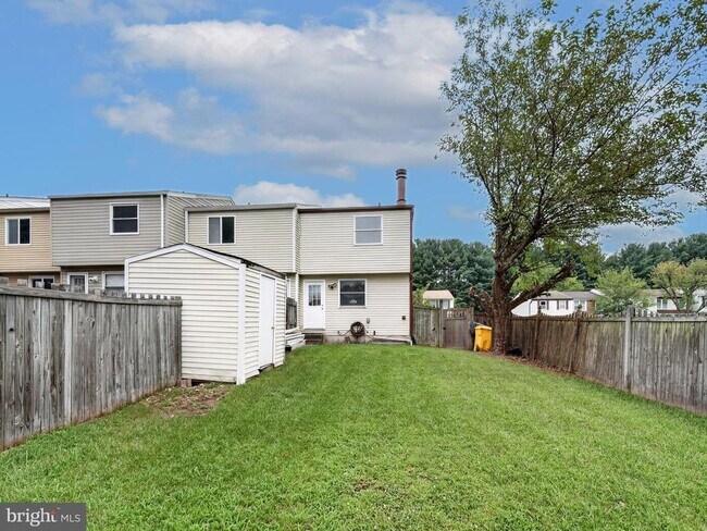 Building Photo - 7648 Fairbanks Ct