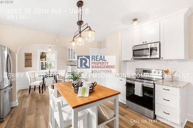 Building Photo - 5061 SE 28th Ave