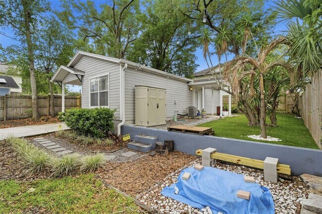 Building Photo - 1408 E Ridgewood St