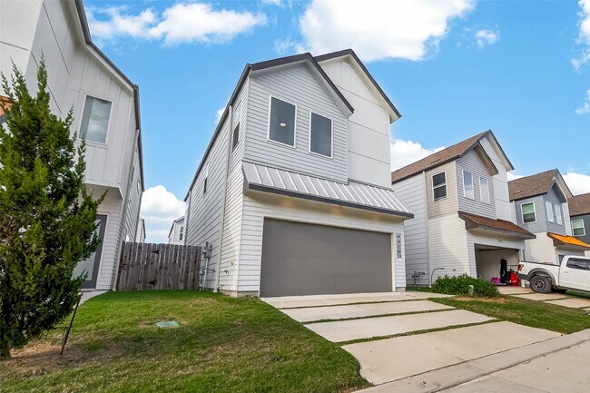 Building Photo - 4418 Bora Bora Ln