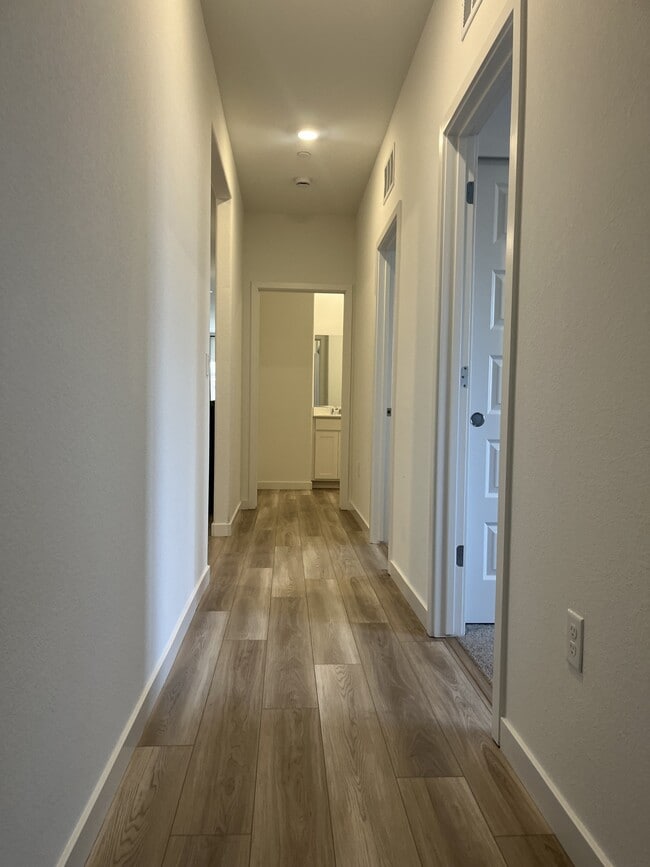 Building Photo - 1085 Silverado Wy