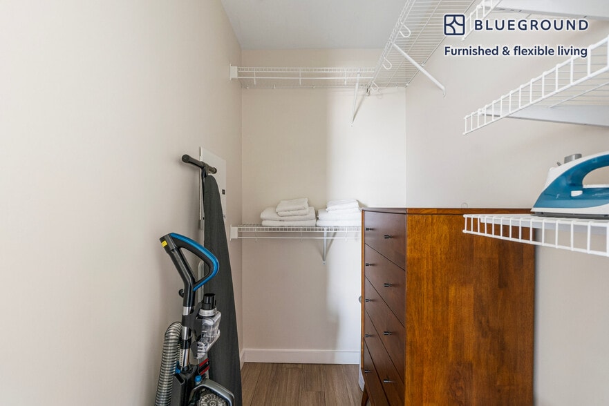 Building Photo - 301 M St SW