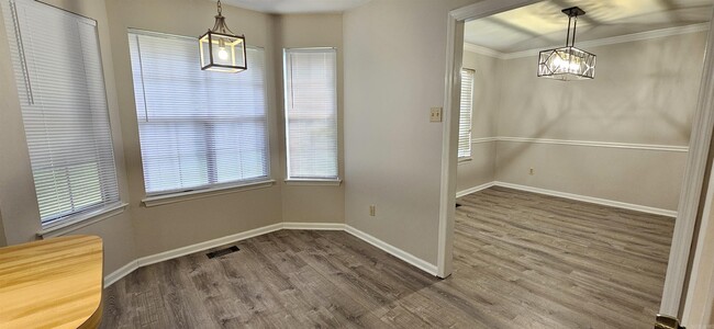 Building Photo - 107 Roundleaf Ct