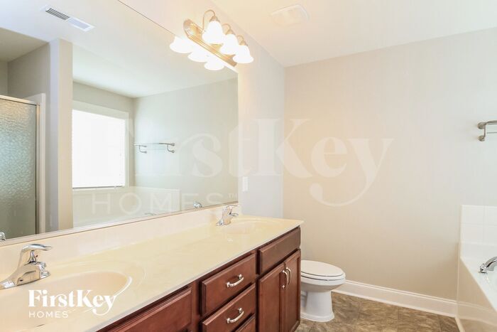 Building Photo - 744 Breeders Cup Dr