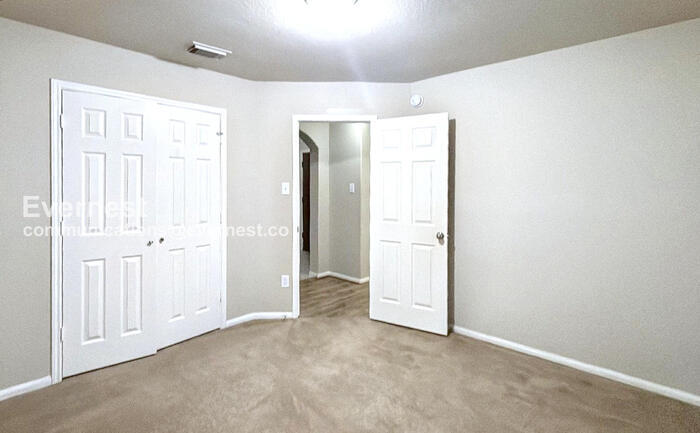 Building Photo - 6107 Wilcox Point Dr