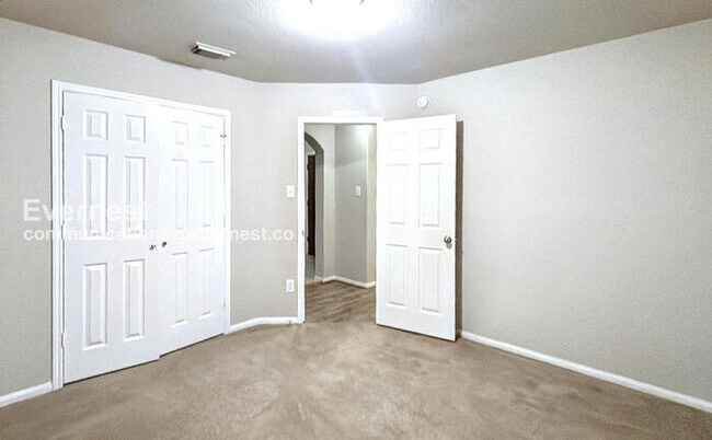 Building Photo - 6107 Wilcox Point Dr