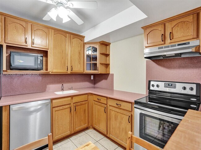 Building Photo - 2001 Atlantic Shores Blvd