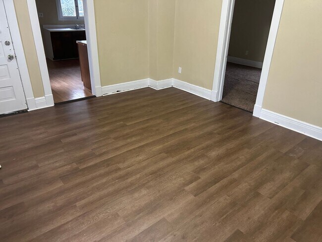 Building Photo - 409 Eastern Ave