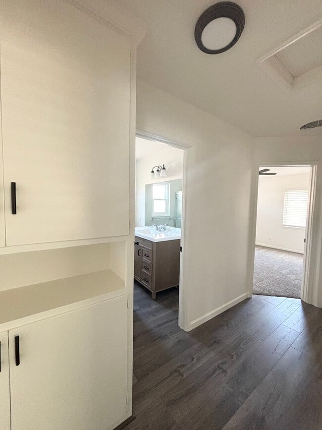 Building Photo - Beautiful 3 Bedroom on the Southside!