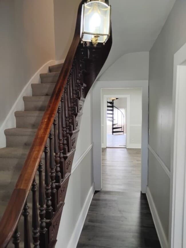 Building Photo - Coming Soon - 3 Bedroom 1 Bath - Amazing L...