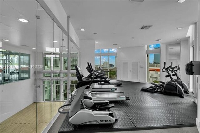 Building Photo - 350 S Miami Ave