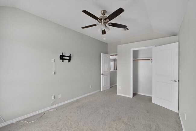 Building Photo - Spacious 4-Bedroom Home with Bonus Room and Large Backyard in Caruth Lake