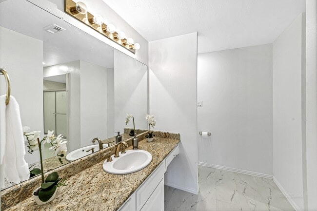 Building Photo - 21410 Ganton Dr