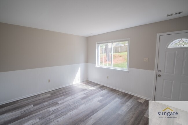 Building Photo - 6449 Union Ct