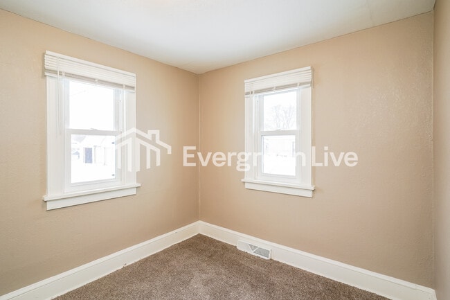 Building Photo - 5060 N 26th St