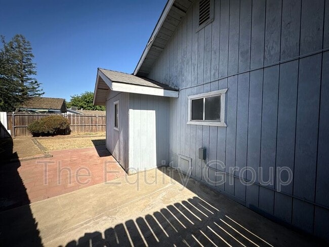 Building Photo - 2139 S Conyer Ct