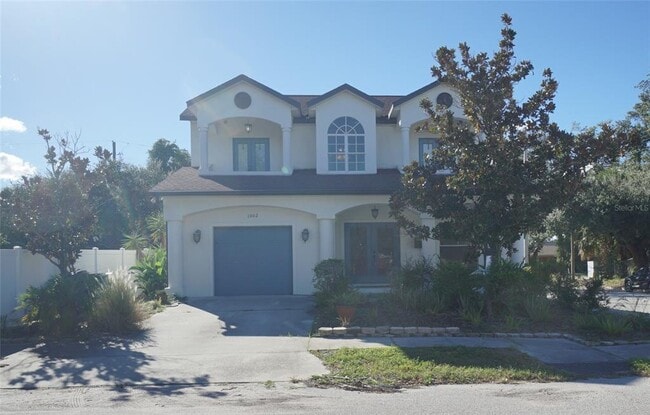 Primary Photo - 1002 W Lemon St