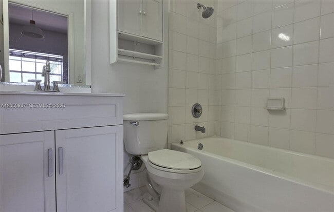 Building Photo - 5670 NW 116th Ave
