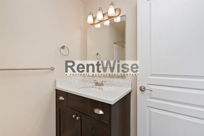 Building Photo - 8732 W Pine Valley Ln
