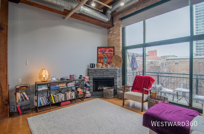 Building Photo - 1727 S Indiana-323