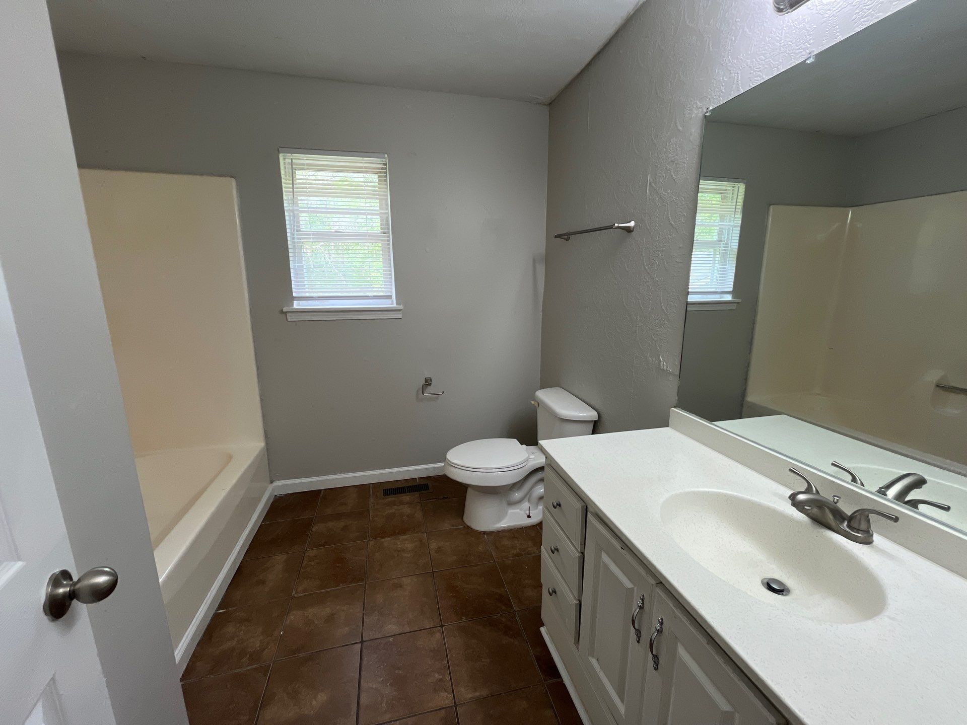 Building Photo - 11 Markwood Ln