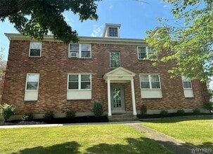 Building Photo - 465 Wehrle Dr