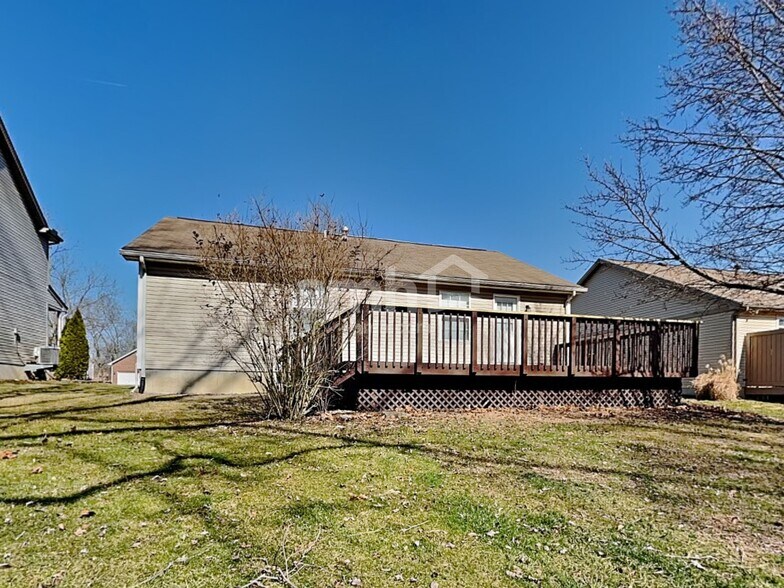 Building Photo - 691 Maxwell Ct