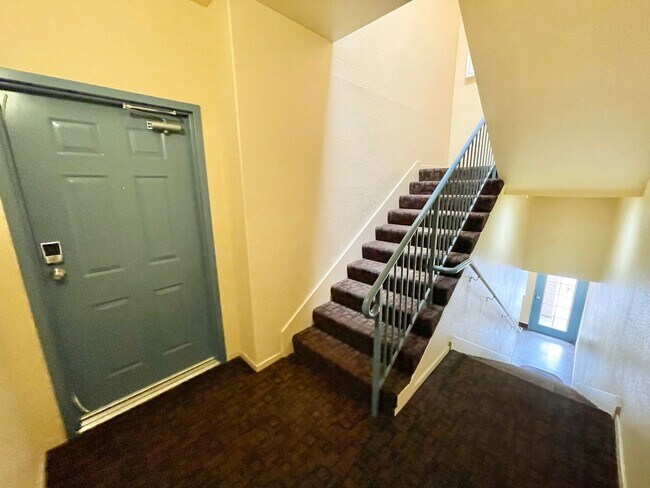 Building Photo - 2BD/2BA Spacious Crocker Amazon Condo, Gat...