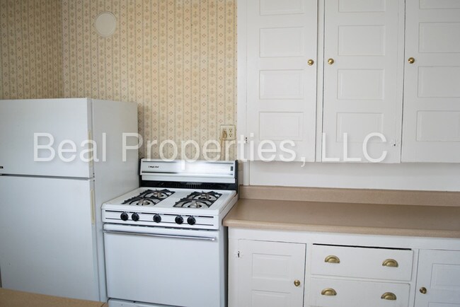 Building Photo - 1389 W Sylvania Ave