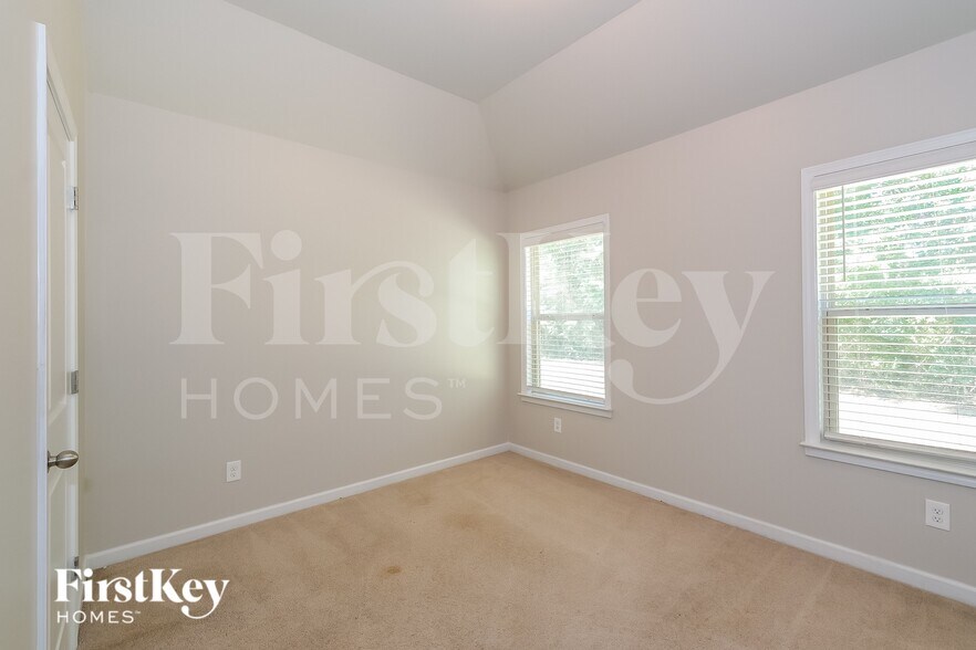 Building Photo - 325 Stonecreek Pkwy