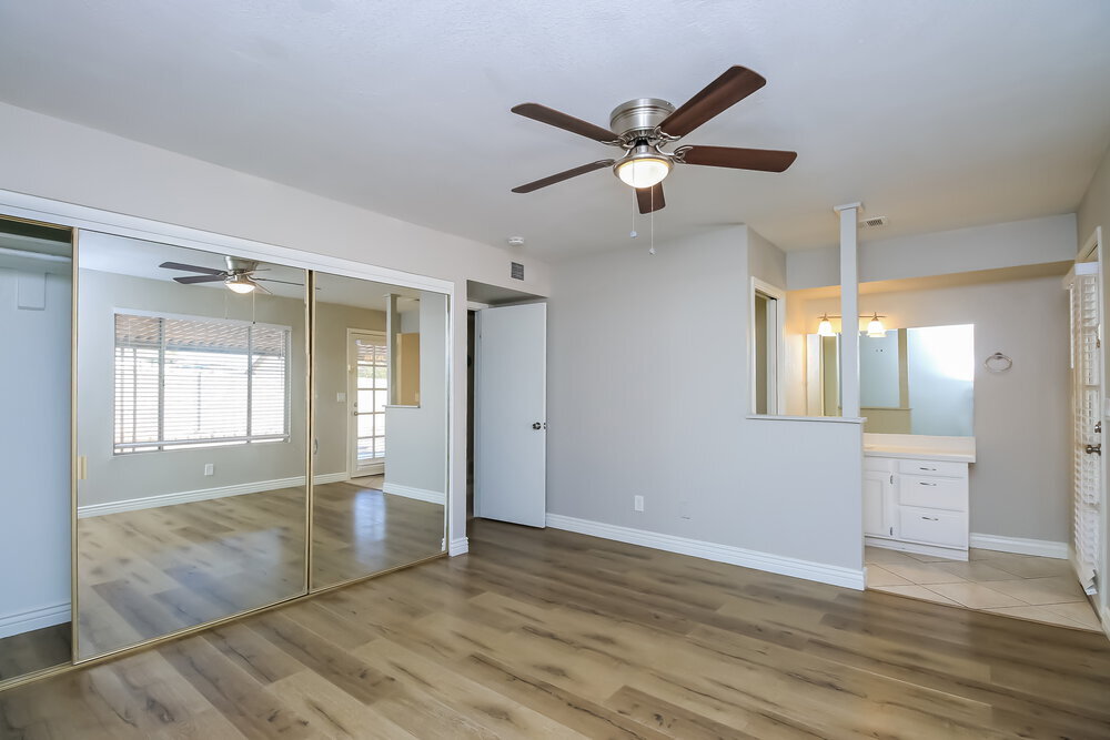 Building Photo - 3060 E Emelita Ave
