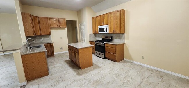 Building Photo - 6503 Faulkner Ridge Dr