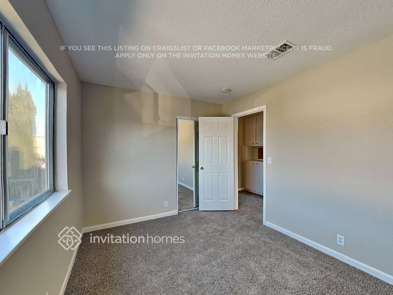 Building Photo - 437 Royal Oaks Dr