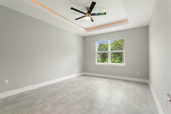 Building Photo - ONE MONTH FREE RENT! Modern, energy effici...