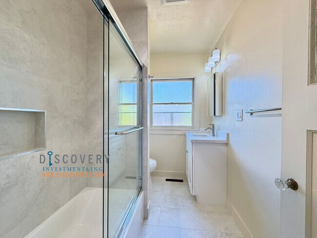 Building Photo - Newly Renovated & Turn-Key Home in Prime El Cerrito Walking Distance to BART and Parks