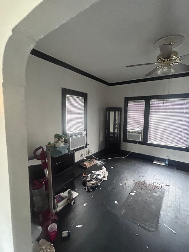 Building Photo - 725 N 39th St