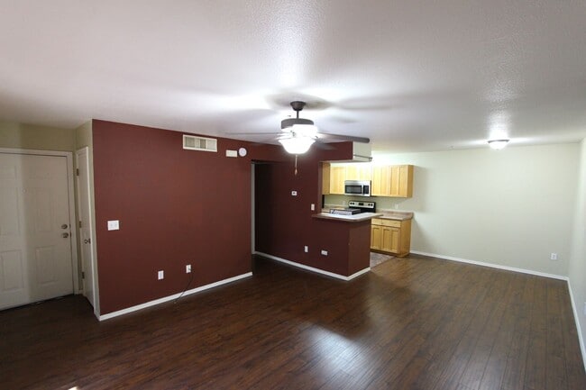 Building Photo - Price Improvement - Arbors Condo Near NAU | 1 Bed / 1 Bath | Hardwood Floors | Private Balcony